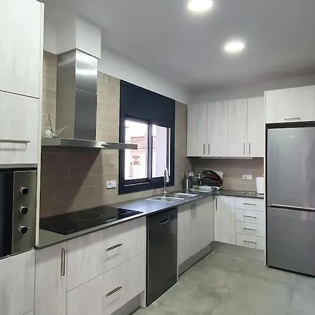 Casa Centro Del Pueblo Con Piscina Privada *